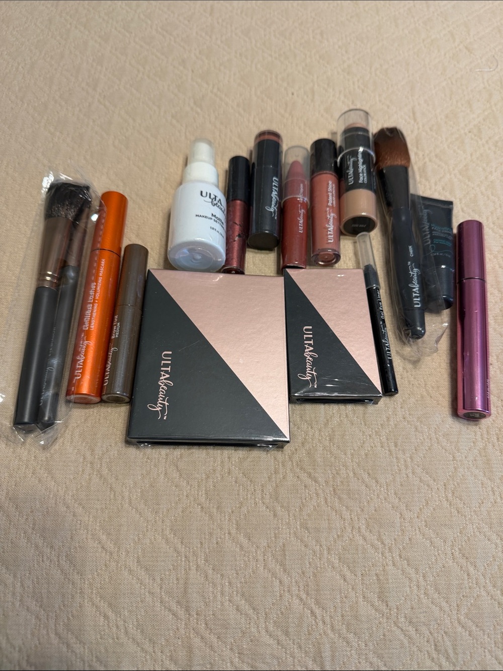 Ulta Beauty Makeup & Brush Set in Black and Rose Gold